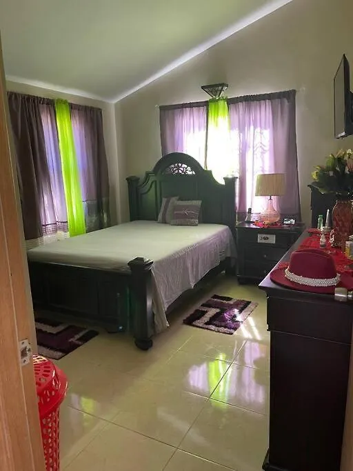 Cheerful Two-Bedroom 1Bath, Wifi, Air Conditioning Montego Bay Holiday home
